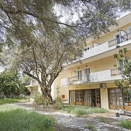 Mezoneta 3 Nydri (Lefkada)